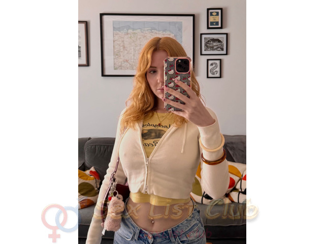 Hey its me Scarlett Jones Meet your unforgettable muse a captivating b