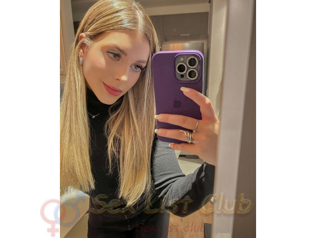 You can message this goddess right now on the following number 5204634483