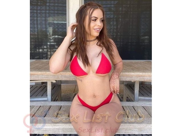 I have a very genuine personality 7087618141